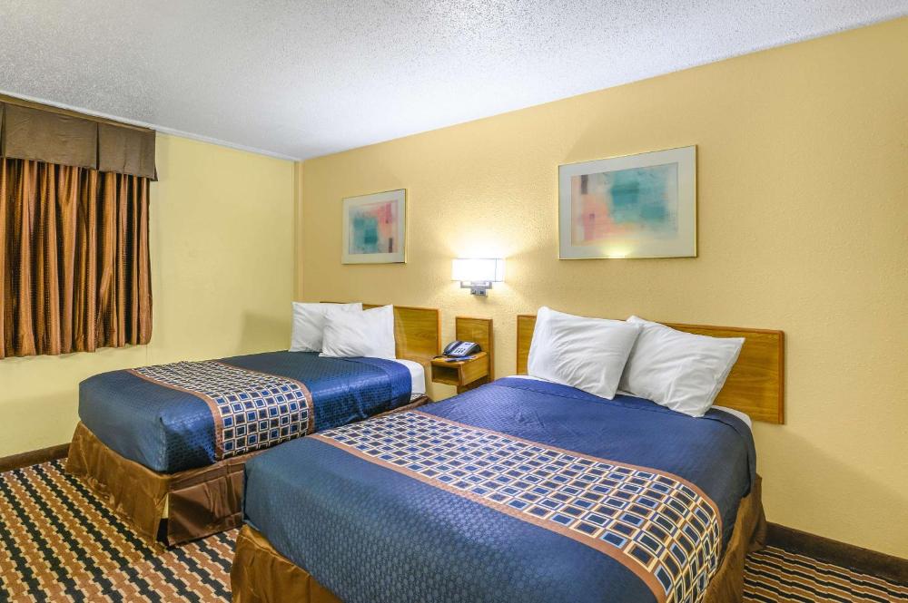 Superior Double Room with Two Double Beds - Smoking interior